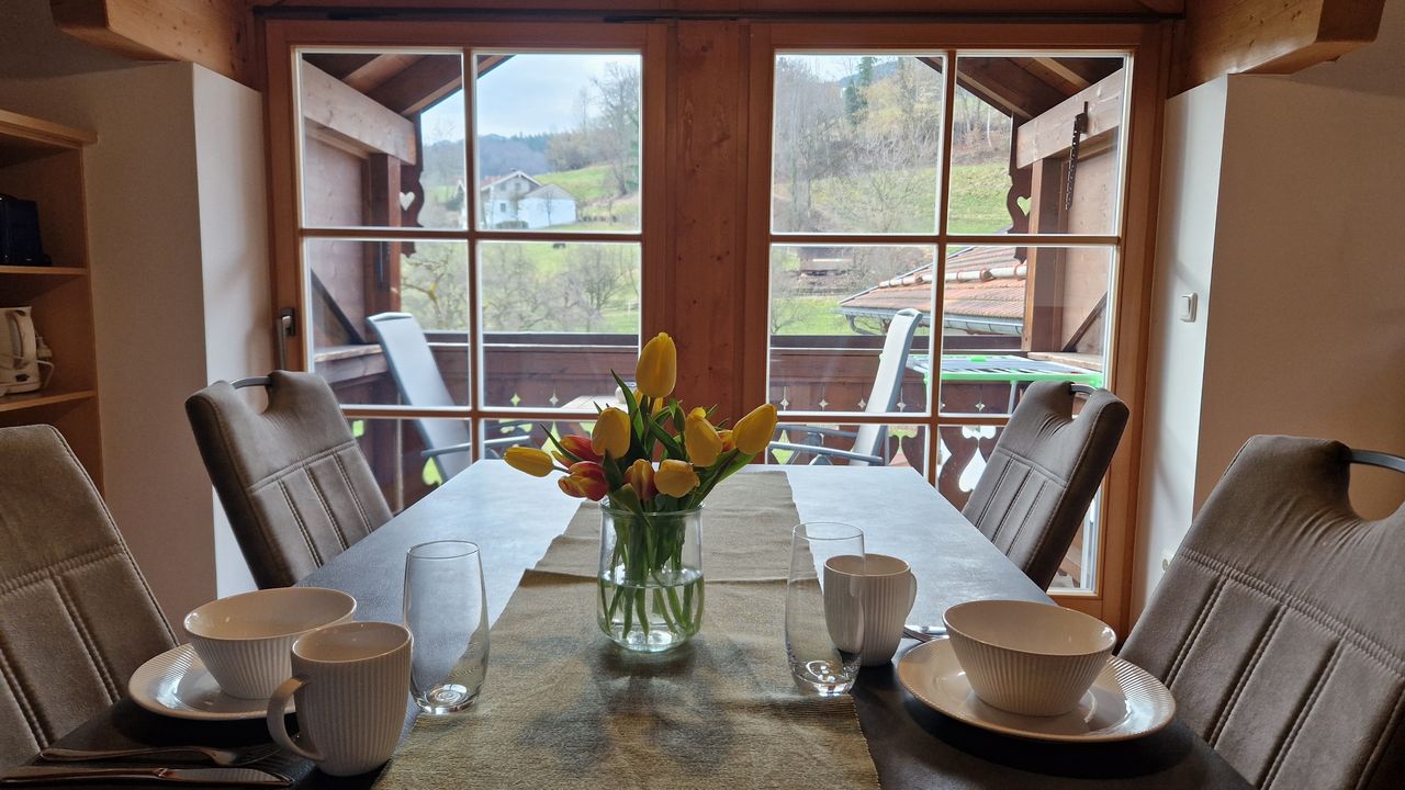 Essbereich  mit Balkon Essbereich  mit Balkon